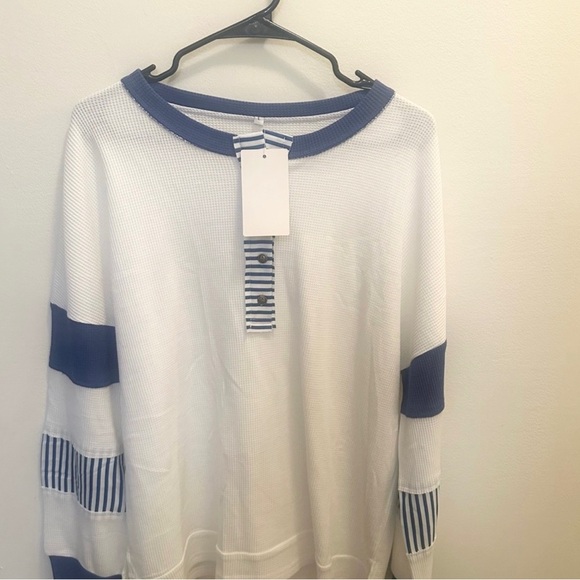NWT White and Blue Striped Button-Up Casual V Neck Top Polo Shirt. - Picture 4 of 6